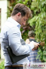 Using the Mobile Application to Network at iDate2011 Miami